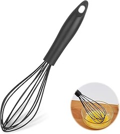 ¿Qué es un batidor de varillas giratorio manual?